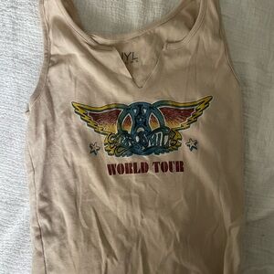 Vinxyl crop tank top. Beige world tour.